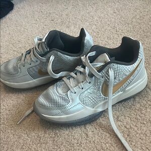 Nike Kids' Silver and Gold Basketball Sneakers